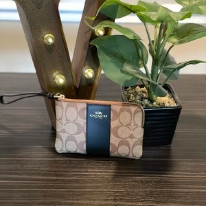 Corner Zip Wristlet Signature Canvas. BRAND NEW